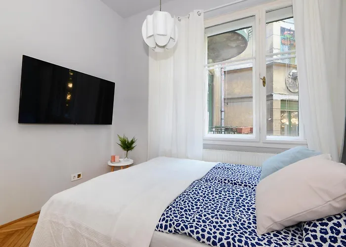 Monochrome Chic R61 Apartmán Budapešť