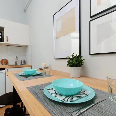 Monochrome Chic R613 Apartment *
