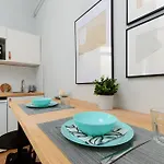 Monochrome Chic R61 Appartement *