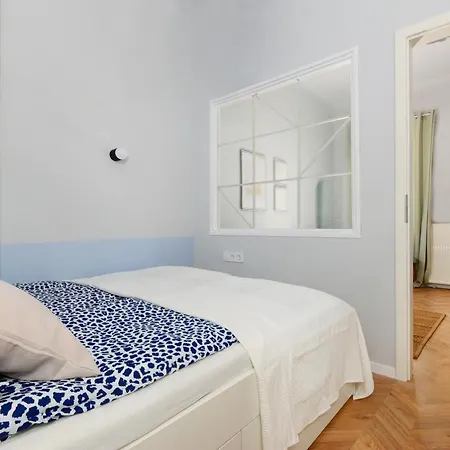 Monochrome Chic R613 Apartament *